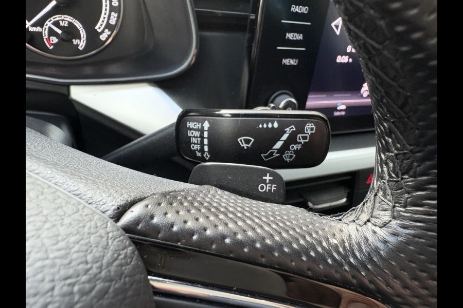 Škoda Kamiq 1.0 TSI 115pk DSG Sport Business CLIMA/CRUISE/DAB/CARPLAY/PDC/TREKHAAK