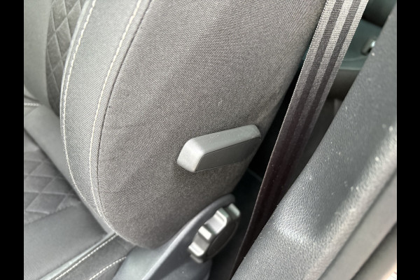 Škoda Kamiq 1.0 TSI 115pk DSG Sport Business CLIMA/CRUISE/DAB/CARPLAY/PDC/TREKHAAK