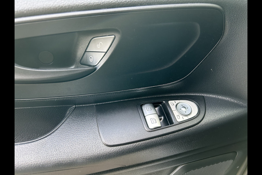Mercedes-Benz Vito 116 CDI L2 Pro 2500KG Trekhaak / MBUX / Camera / Navigatie / Cruise control / Airco / Achterdeuren
