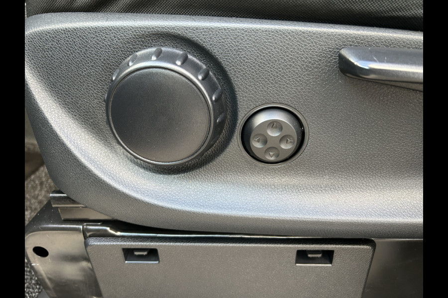 Mercedes-Benz Vito 116 CDI L2 Pro 2500KG Trekhaak / MBUX / Camera / Navigatie / Cruise control / Airco / Achterdeuren