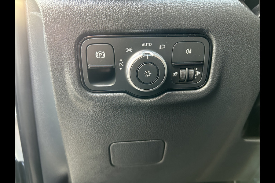 Mercedes-Benz Vito 116 CDI L2 Pro 2500KG Trekhaak / MBUX / Camera / Navigatie / Cruise control / Airco / Achterdeuren