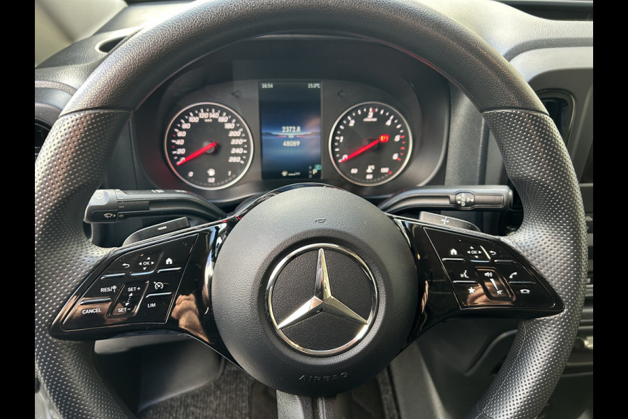 Mercedes-Benz Vito 116 CDI L2 Pro 2500KG Trekhaak / MBUX / Camera / Navigatie / Cruise control / Airco / Achterdeuren