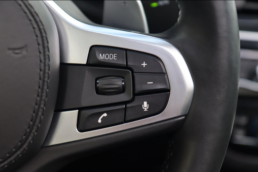 BMW X4 XDrive30i / PANODAK / KEYLESS / HUD / CAMERA / DODEHOEK / STUUR+STOELVERW BMW X4 XDrive30i / PANODAK / KEYLESS / HUD / CAMERA / DODEHOEK / STUUR+STOELVERW