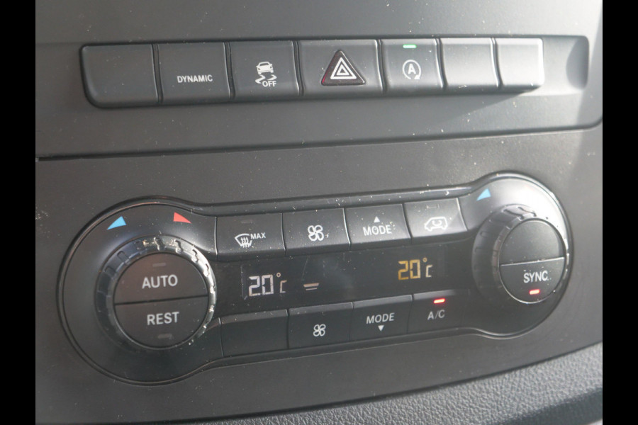 Volkswagen Transporter 2.0 TDI 150 | Aut. | DC | Bulli | L2H1 | Navi | Cruise | Airco.. Volkswagen Transporter 2.0 TDI 150 | Aut. | DC | Bulli | L2H1 | Navi | Cruise | Airco..