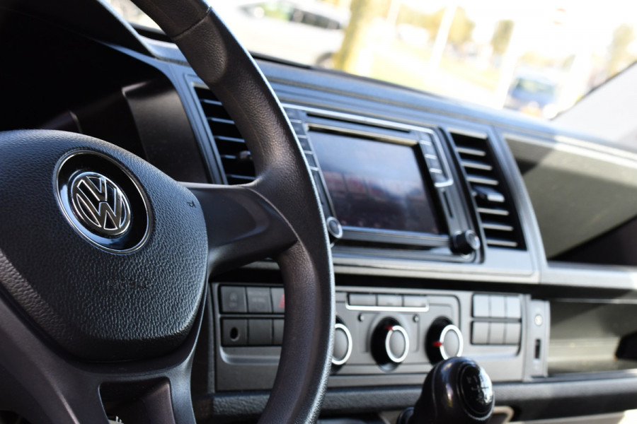 Volkswagen Transporter 2.0 TDI L2H1 DC PB Edition Carplay, Trekhaak, Airco, 150pk, Multimedia, Euro 6,Uniek! Volkswagen Transporter 2.0 TDI L2H1 DC PB Edition Carplay, Trekhaak, Airco, 150pk, Multimedia, Euro 6,Uniek!