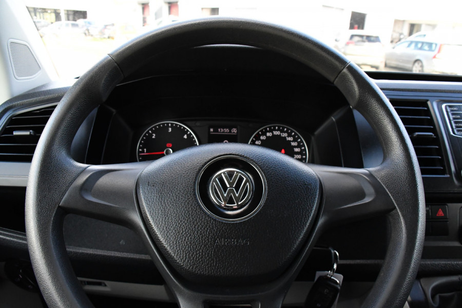 Volkswagen Transporter 2.0 TDI L2H1 DC PB Edition Carplay, Trekhaak, Airco, 150pk, Multimedia, Euro 6,Uniek! Volkswagen Transporter 2.0 TDI L2H1 DC PB Edition Carplay, Trekhaak, Airco, 150pk, Multimedia, Euro 6,Uniek!