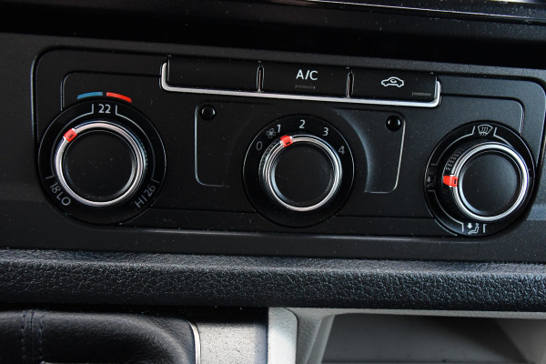 Volkswagen Transporter 2.0 TDI L2H1 DC PB Edition Carplay, Trekhaak, Airco, 150pk, Multimedia, Euro 6,Uniek! Volkswagen Transporter 2.0 TDI L2H1 DC PB Edition Carplay, Trekhaak, Airco, 150pk, Multimedia, Euro 6,Uniek!
