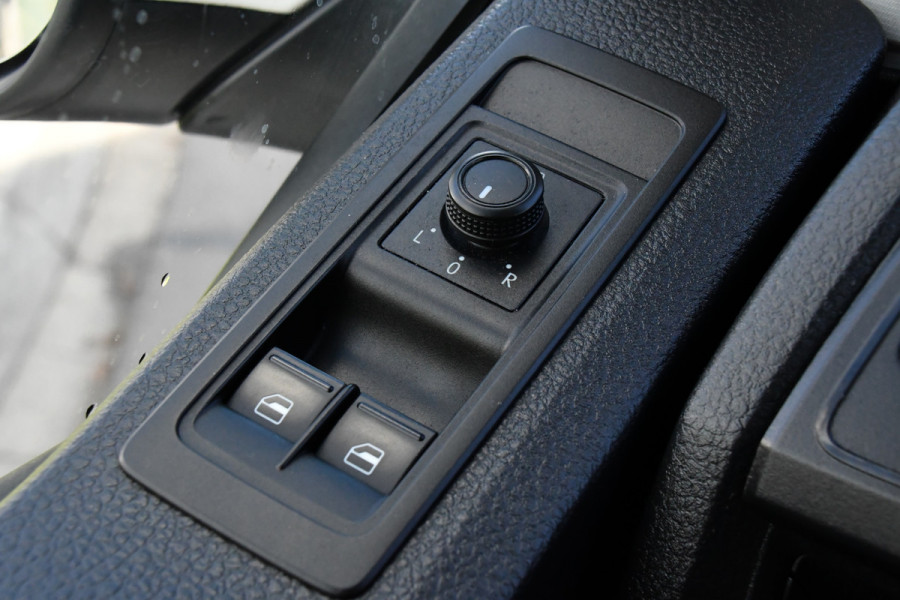 Volkswagen Transporter 2.0 TDI L2H1 DC PB Edition Carplay, Trekhaak, Airco, 150pk, Multimedia, Euro 6,Uniek! Volkswagen Transporter 2.0 TDI L2H1 DC PB Edition Carplay, Trekhaak, Airco, 150pk, Multimedia, Euro 6,Uniek!