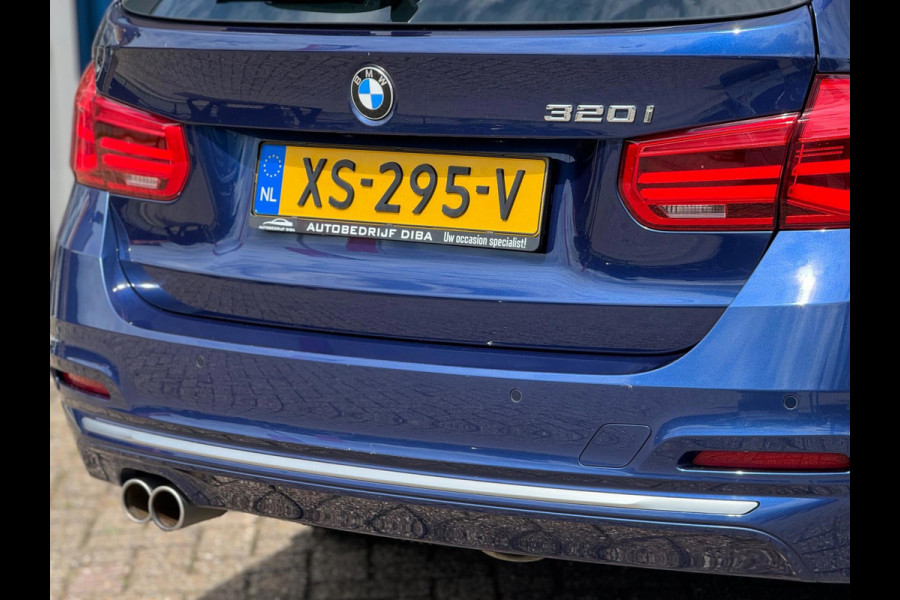 BMW 3 Serie Touring 320i Luxury 2019 AUT NAVI LEDER 1e Eig!