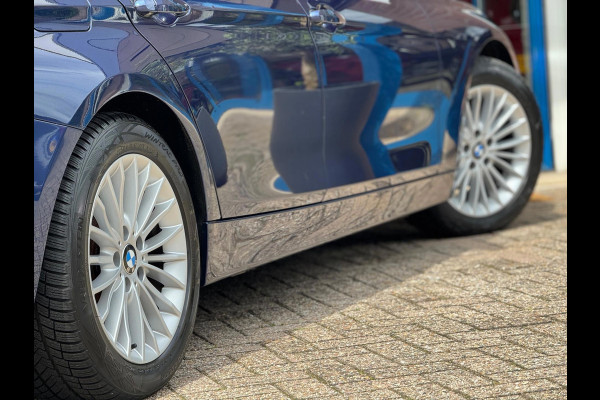 BMW 3 Serie Touring 320i Luxury 2019 AUT NAVI LEDER 1e Eig!