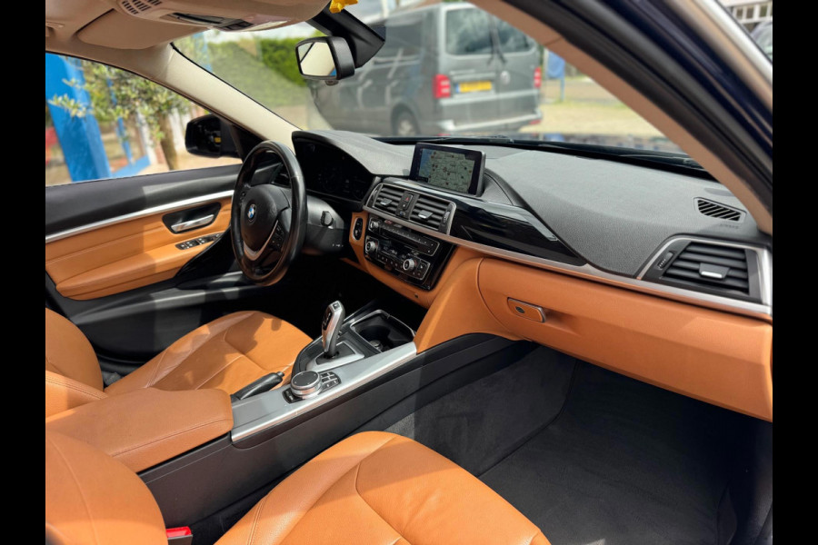 BMW 3 Serie Touring 320i Luxury 2019 AUT NAVI LEDER 1e Eig!
