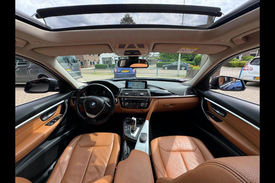 BMW 3 Serie Touring 320i Luxury 2019 AUT NAVI LEDER 1e Eig!