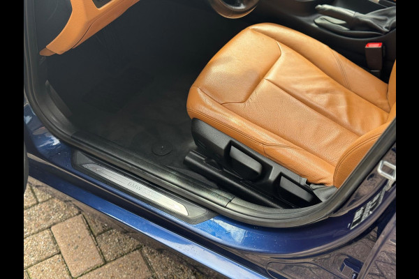 BMW 3 Serie Touring 320i Luxury 2019 AUT NAVI LEDER 1e Eig!