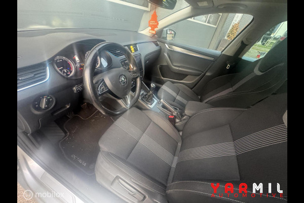 Škoda Octavia Combi 1.0 TSI Greentech Style Business NAP DEALER ONDERHOUDEN Škoda Octavia Combi 1.0 TSI Greentech Style Business NAP DEALER ONDERHOUDEN