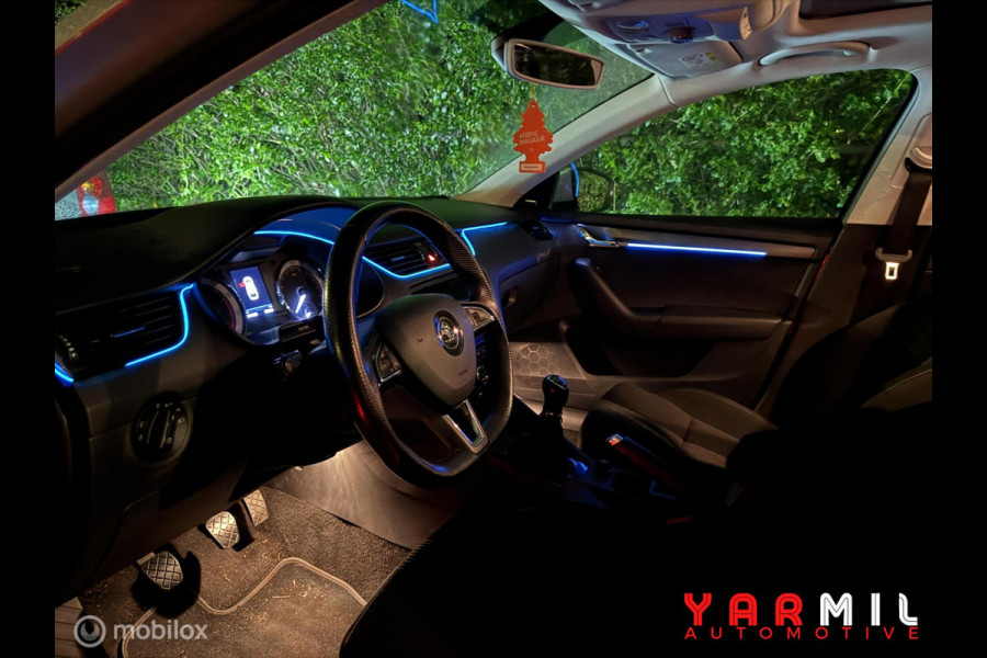 Škoda Octavia Combi 1.0 TSI Greentech Style Business NAP DEALER ONDERHOUDEN Škoda Octavia Combi 1.0 TSI Greentech Style Business NAP DEALER ONDERHOUDEN