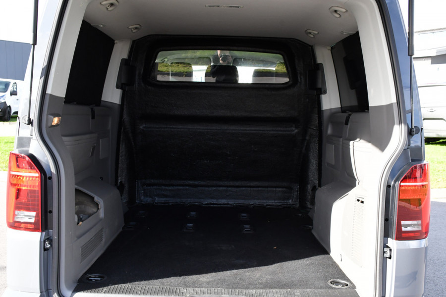 Volkswagen Transporter 2.0 TDI L2H1 DC Caravelle Full options! Adaptieve Cruise, Virtual, Carplay, LED, 204PK, 2 x Schuifdeur, Clima, Stoelverwarming, Trekhaak, Uniek! Bulli Volkswagen Transporter 2.0 TDI L2H1 DC Caravelle Full options! Adaptieve Cruise, Virtual, Carplay, LED, 204PK, 2 x Schuifdeur, Clima, Stoelverwarming, Trekhaak, Uniek! Bulli