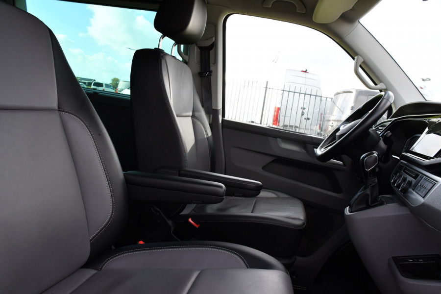Volkswagen Transporter 2.0 TDI L2H1 DC Caravelle Full options! Adaptieve Cruise, Virtual, Carplay, LED, 204PK, 2 x Schuifdeur, Clima, Stoelverwarming, Trekhaak, Uniek! Bulli Volkswagen Transporter 2.0 TDI L2H1 DC Caravelle Full options! Adaptieve Cruise, Virtual, Carplay, LED, 204PK, 2 x Schuifdeur, Clima, Stoelverwarming, Trekhaak, Uniek! Bulli