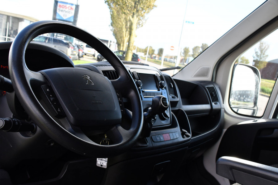 Peugeot Boxer 2.2 BlueHDi 120 L2H2 Premium Cruise, NAVI, Sensoren, Trekhaak, Multimedia, 120pk, Uniek!