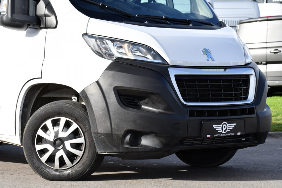 Peugeot Boxer 2.2 BlueHDi 120 L2H2 Premium Cruise, NAVI, Sensoren, Trekhaak, Multimedia, 120pk, Uniek!