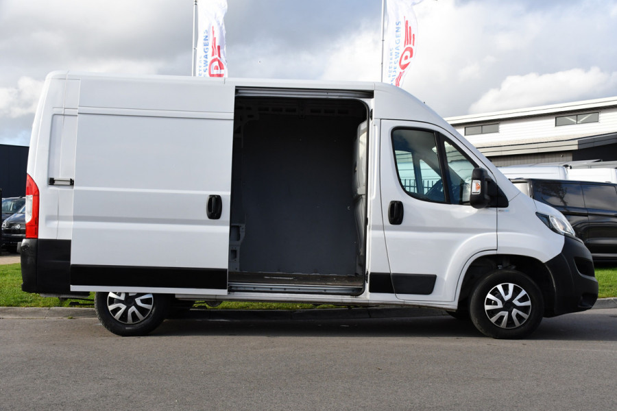 Peugeot Boxer 2.2 BlueHDi 120 L2H2 Premium Cruise, NAVI, Sensoren, Trekhaak, Multimedia, 120pk, Uniek!