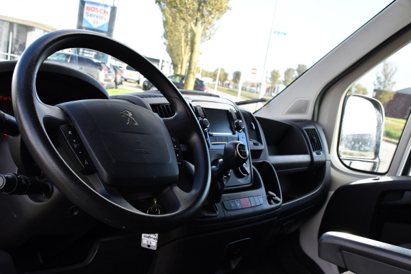Peugeot Boxer 2.2 BlueHDi 120 L2H2 Premium Cruise, NAVI, Sensoren, Trekhaak, Multimedia, 120pk, Uniek!