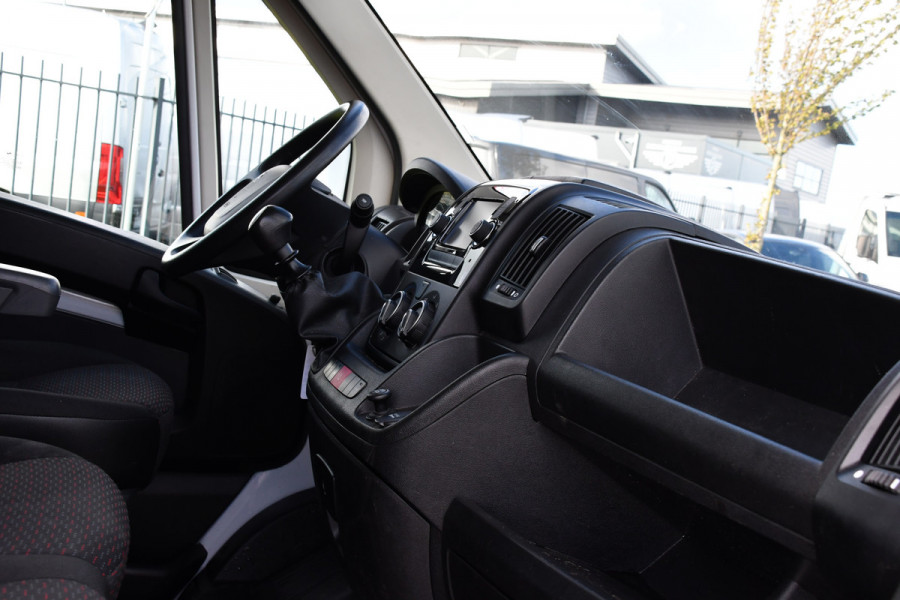 Peugeot Boxer 2.2 BlueHDi 120 L2H2 Premium Cruise, NAVI, Sensoren, Trekhaak, Multimedia, 120pk, Uniek!