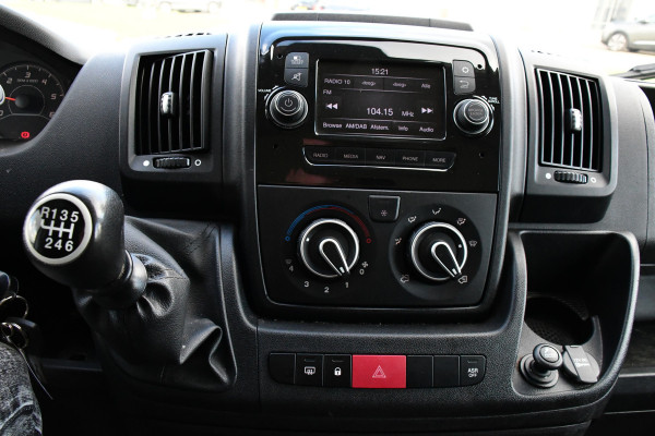 Peugeot Boxer 2.2 BlueHDi 120 L2H2 Premium Cruise, NAVI, Sensoren, Trekhaak, Multimedia, 120pk, Uniek!