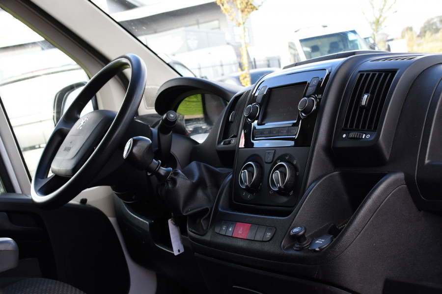 Peugeot Boxer 2.2 BlueHDi 120 L2H2 Premium Cruise, NAVI, Sensoren, Trekhaak, Multimedia, 120pk, Uniek!