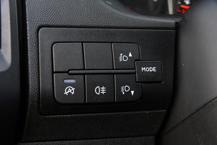 Peugeot Boxer 2.2 BlueHDi 120 L2H2 Premium Cruise, NAVI, Sensoren, Trekhaak, Multimedia, 120pk, Uniek!