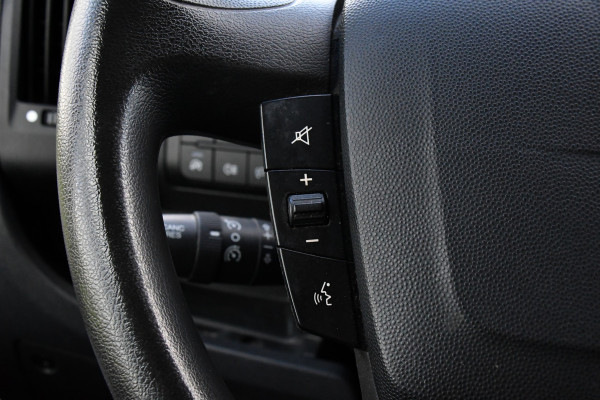 Peugeot Boxer 2.2 BlueHDi 120 L2H2 Premium Cruise, NAVI, Sensoren, Trekhaak, Multimedia, 120pk, Uniek!