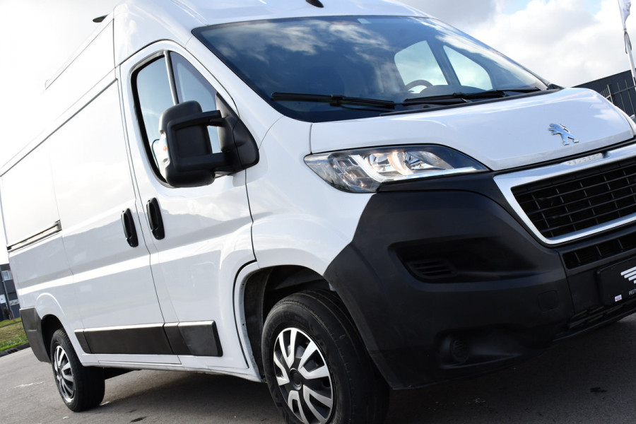 Peugeot Boxer 2.2 BlueHDi 120 L2H2 Premium Cruise, NAVI, Sensoren, Trekhaak, Multimedia, 120pk, Uniek!