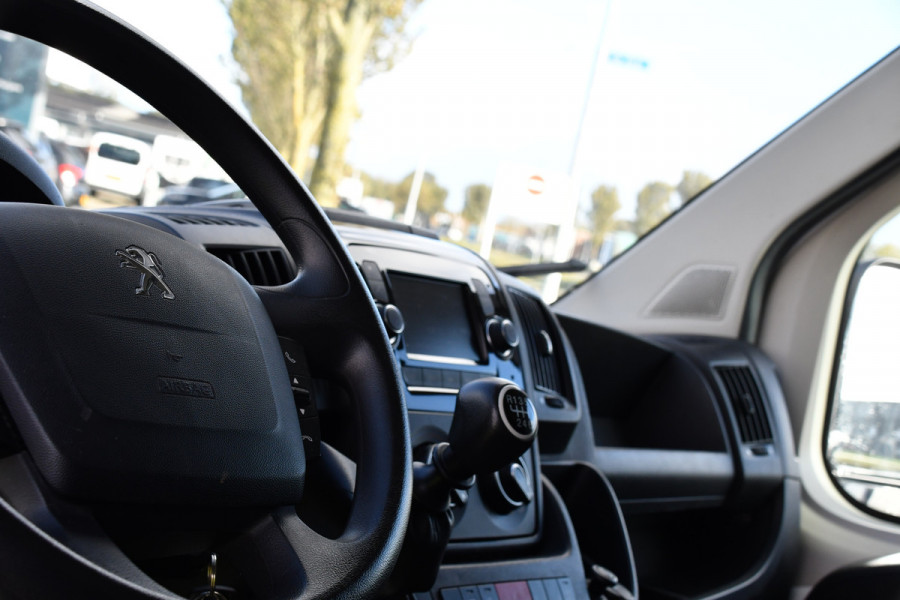 Peugeot Boxer 2.2 BlueHDi 120 L2H2 Premium Cruise, NAVI, Sensoren, Trekhaak, Multimedia, 120pk, Uniek!