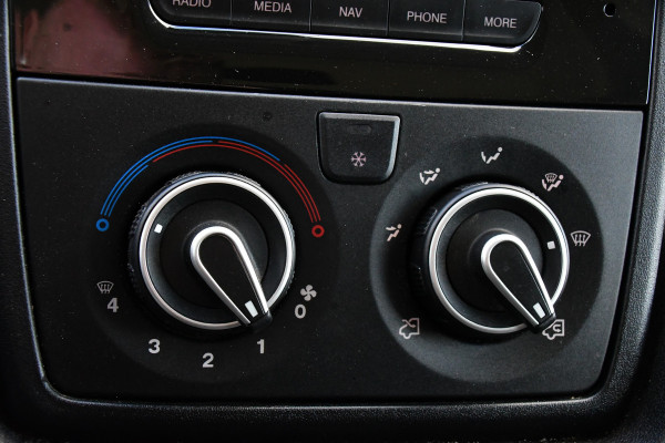 Peugeot Boxer 2.2 BlueHDi 120 L2H2 Premium Cruise, NAVI, Sensoren, Trekhaak, Multimedia, 120pk, Uniek!