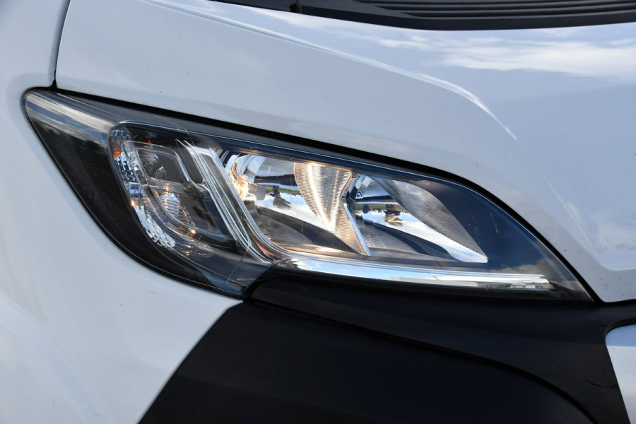 Peugeot Boxer 2.2 BlueHDi 120 L2H2 Premium Cruise, NAVI, Sensoren, Trekhaak, Multimedia, 120pk, Uniek!