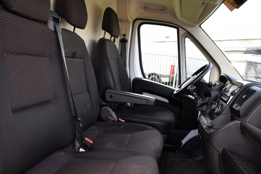 Peugeot Boxer 2.2 BlueHDi 120 L2H2 Premium Cruise, NAVI, Sensoren, Trekhaak, Multimedia, 120pk, Uniek!