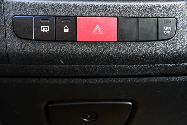 Peugeot Boxer 2.2 BlueHDi 120 L2H2 Premium Cruise, NAVI, Sensoren, Trekhaak, Multimedia, 120pk, Uniek!