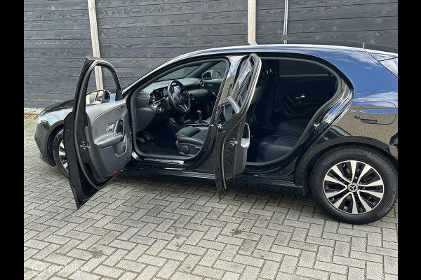 Mercedes-Benz A-Klasse 180 Business Solution FM nav / Camera / Half leder / LED