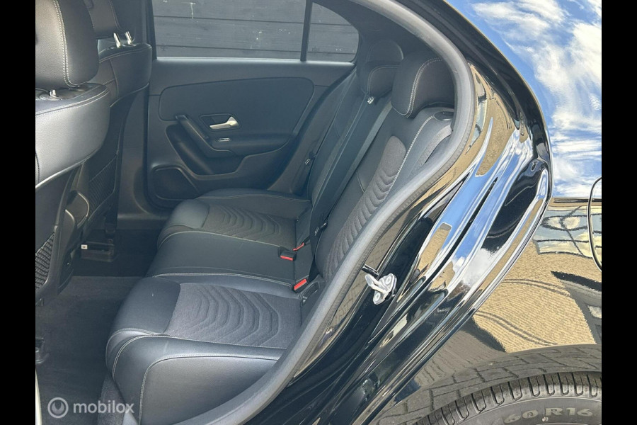 Mercedes-Benz A-Klasse 180 Business Solution FM nav / Camera / Half leder / LED