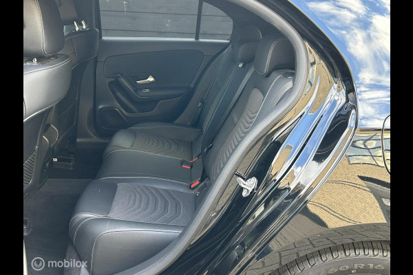 Mercedes-Benz A-Klasse 180 Business Solution FM nav / Camera / Half leder / LED