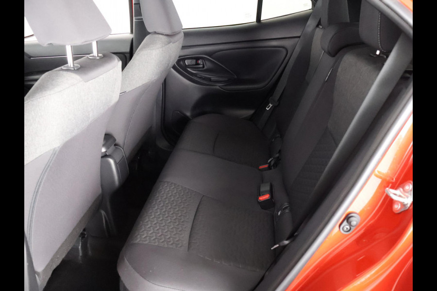 Toyota Yaris Cross 1.5 HYBRID DYNAMIC BI-TONE AUTOMAAT CARPLAY NAVIGATIE. CAMERA .COMPLEET. GARANTIE TOT 5- 2033! Toyota Yaris Cross 1.5 HYBRID DYNAMIC BI-TONE AUTOMAAT CARPLAY NAVIGATIE. CAMERA .COMPLEET. GARANTIE TOT 5- 2033!