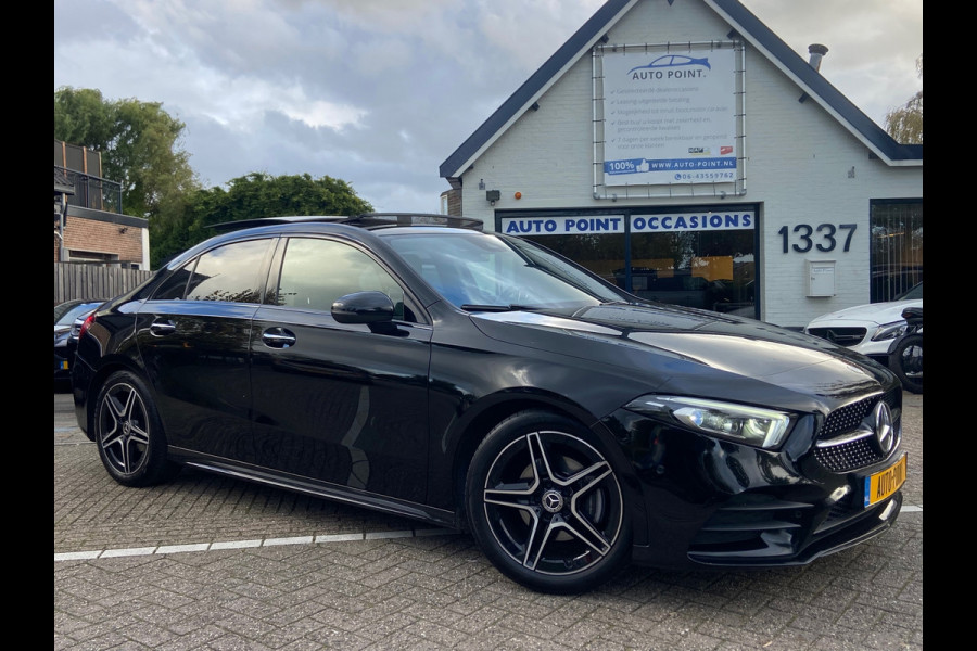 Mercedes-Benz A-Klasse 180 AMG-NIGHT PAKKET/PANO/SFEER/WIDESCREEN/CAMERA Mercedes-Benz A-Klasse 180 AMG-NIGHT PAKKET/PANO/SFEER/WIDESCREEN/CAMERA