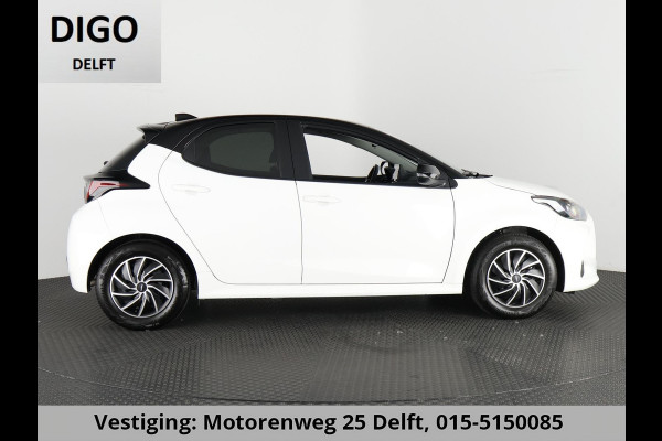Toyota Yaris 1.5 HYBRIDE BLACK & WHITE GARANTIE 3-2034 AUTOMAAT. CLOUD NAVI. SLECHTS 17.000 KM. Toyota Yaris 1.5 HYBRIDE BLACK & WHITE GARANTIE 3-2034 AUTOMAAT. CLOUD NAVI. SLECHTS 17.000 KM.