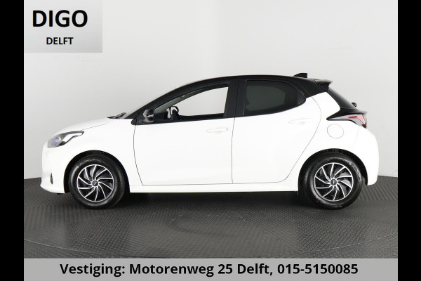 Toyota Yaris 1.5 HYBRIDE BLACK & WHITE GARANTIE 3-2034 AUTOMAAT. CLOUD NAVI. SLECHTS 17.000 KM. Toyota Yaris 1.5 HYBRIDE BLACK & WHITE GARANTIE 3-2034 AUTOMAAT. CLOUD NAVI. SLECHTS 17.000 KM.