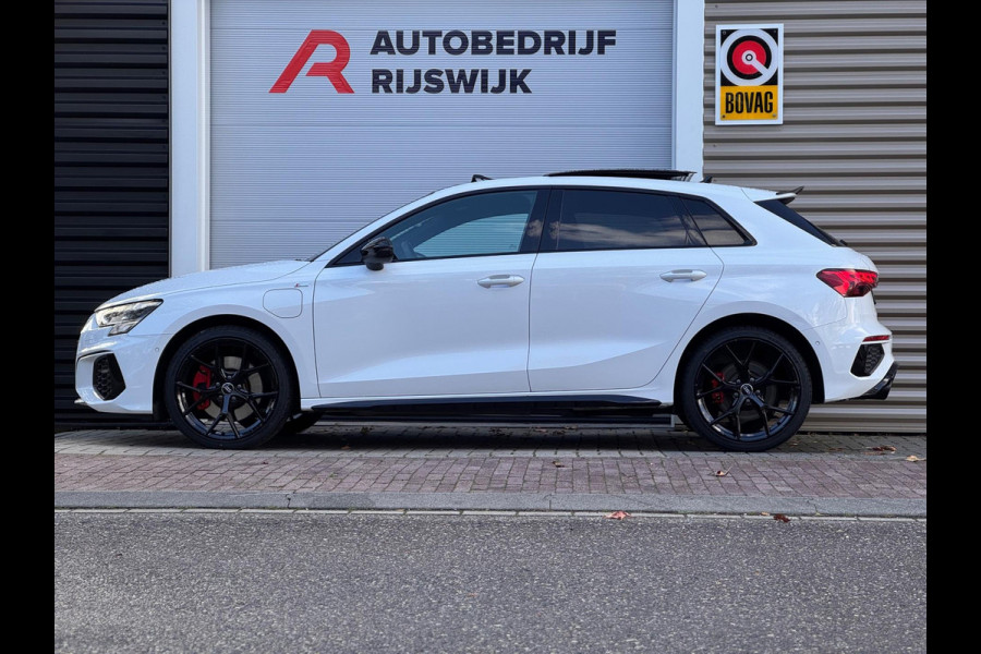 Audi A3 Sportback 45 TFSI e S3 Competition Pano/B&O/Memory Audi A3 Sportback 45 TFSI e S3 Competition Pano/B&O/Memory