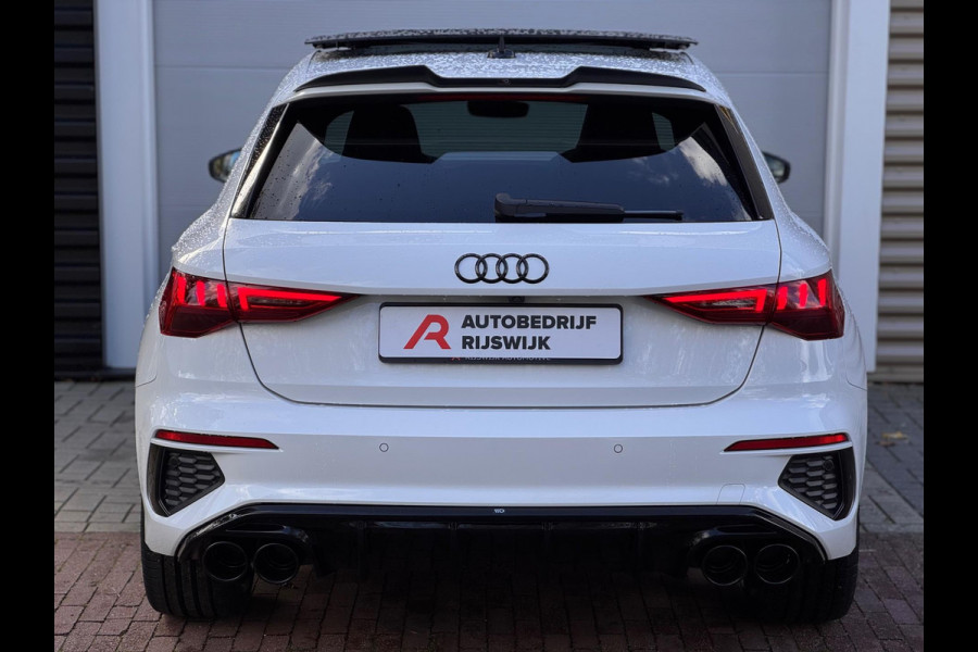 Audi A3 Sportback 45 TFSI e S3 Competition Pano/B&O/Memory Audi A3 Sportback 45 TFSI e S3 Competition Pano/B&O/Memory