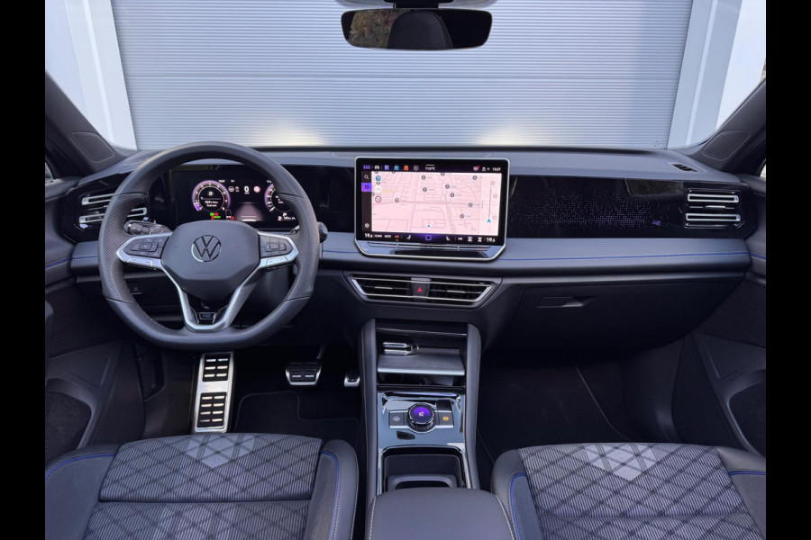 Volkswagen Tiguan 1.5 eTSI R-Line Edition Pano/360/Massage