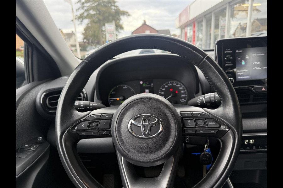 Toyota Yaris 1.5 Hybrid 116pk Active | Apple CarPlay/Android auto, Parkeercamera, Adaptive cruise control, Regensensor Toyota Yaris 1.5 Hybrid 116pk Active | Apple CarPlay/Android auto, Parkeercamera, Adaptive cruise control, Regensensor