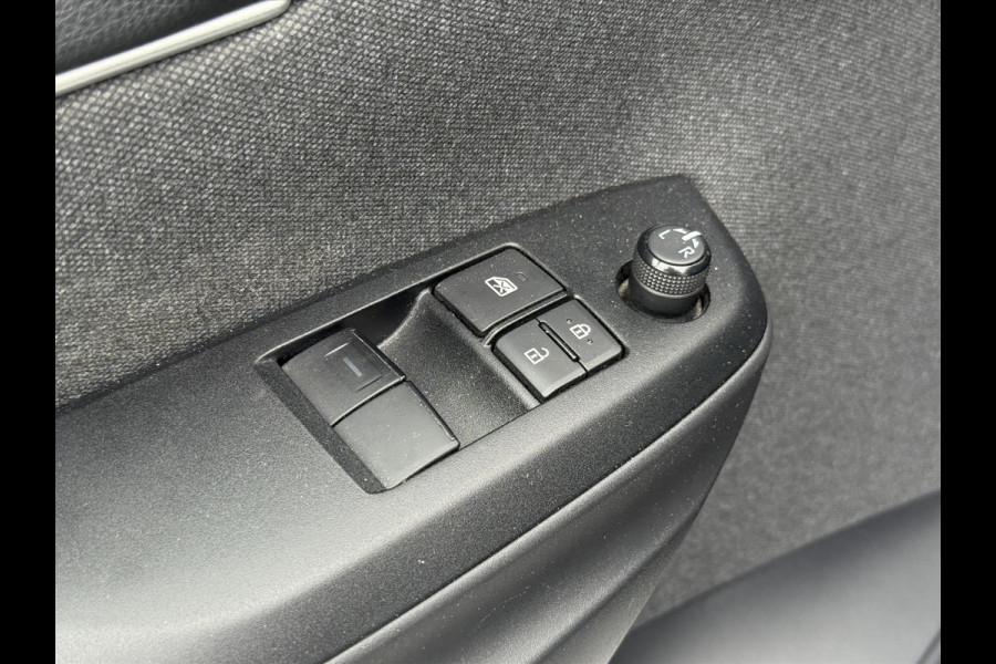 Toyota Yaris 1.5 Hybrid 116pk Active | Apple CarPlay/Android auto, Parkeercamera, Adaptive cruise control, Regensensor Toyota Yaris 1.5 Hybrid 116pk Active | Apple CarPlay/Android auto, Parkeercamera, Adaptive cruise control, Regensensor