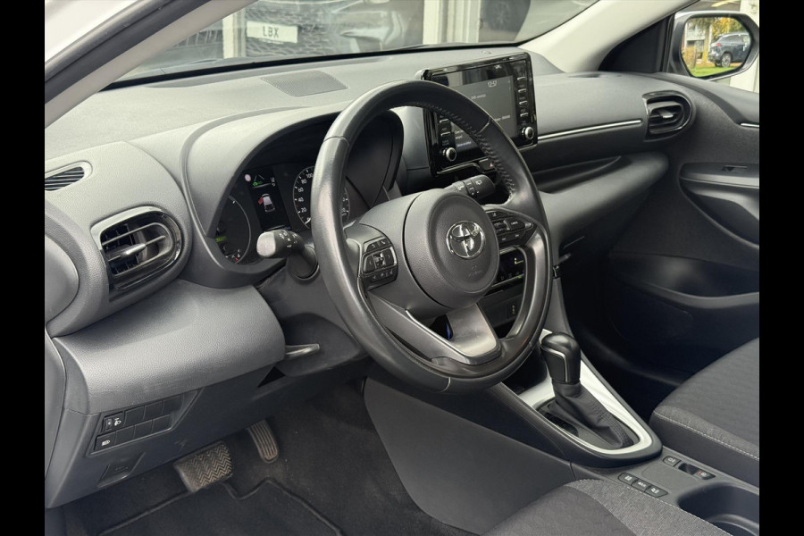 Toyota Yaris 1.5 Hybrid 116pk Active | Apple CarPlay/Android auto, Parkeercamera, Adaptive cruise control, Regensensor Toyota Yaris 1.5 Hybrid 116pk Active | Apple CarPlay/Android auto, Parkeercamera, Adaptive cruise control, Regensensor