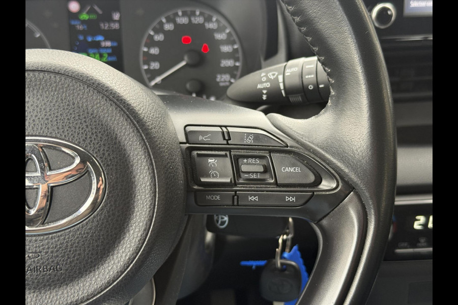 Toyota Yaris 1.5 Hybrid 116pk Active | Apple CarPlay/Android auto, Parkeercamera, Adaptive cruise control, Regensensor Toyota Yaris 1.5 Hybrid 116pk Active | Apple CarPlay/Android auto, Parkeercamera, Adaptive cruise control, Regensensor